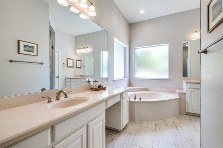 Photo 23 of 37 - 3784 Preston Hills Cir, Celina, TX 75009