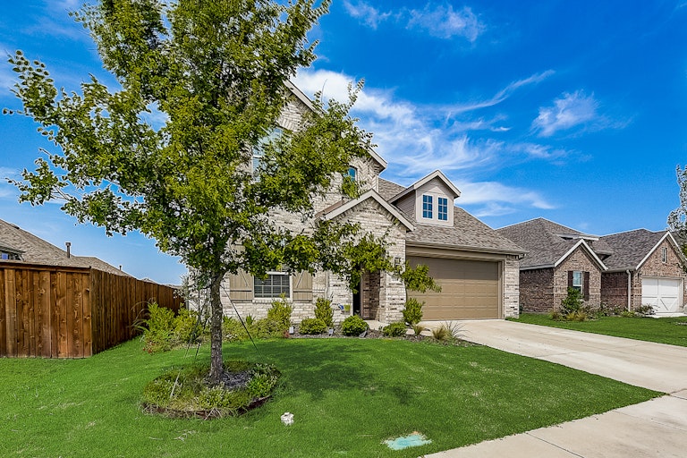 Photo 11 of 42 - 1316 Carlsbad Dr, Forney, TX 75126