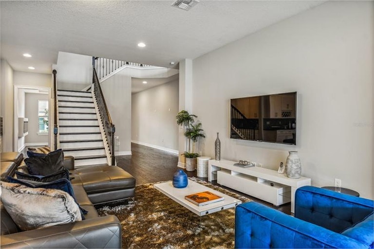 Photo 33 of 77 - 10430 Warrick St, Orlando, FL 32836