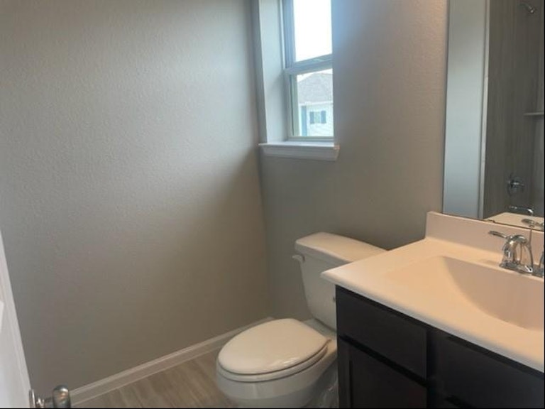 Photo 18 of 28 - 1913 Kirby Landing Dr, Houston, TX 77051