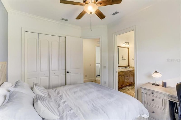 Photo 17 of 35 - 14722 Secret Harbor Pl, Lakewood Ranch, FL 34202