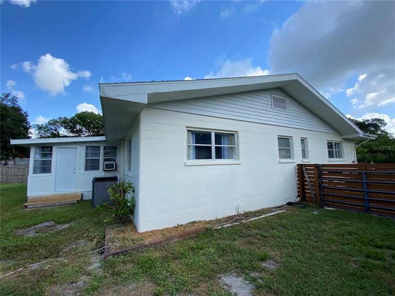 Photo 47 of 60 - 4081 Lake Marianna Dr, Winter Haven, FL 33881