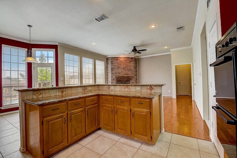 Photo 21 of 50 - 835 Pelican Ln, Coppell, TX 75019