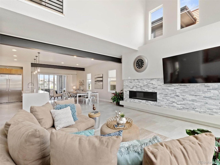 Photo 11 of 40 - 10165 Bellwether Ln, Lone Tree, CO 80124
