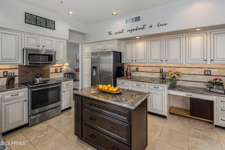 Photo 14 of 48 - 11100 E Greythorn Dr, Scottsdale, AZ 85262