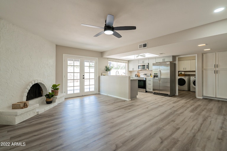 Photo 10 of 39 - 2305 S Butte Ave, Tempe, AZ 85282