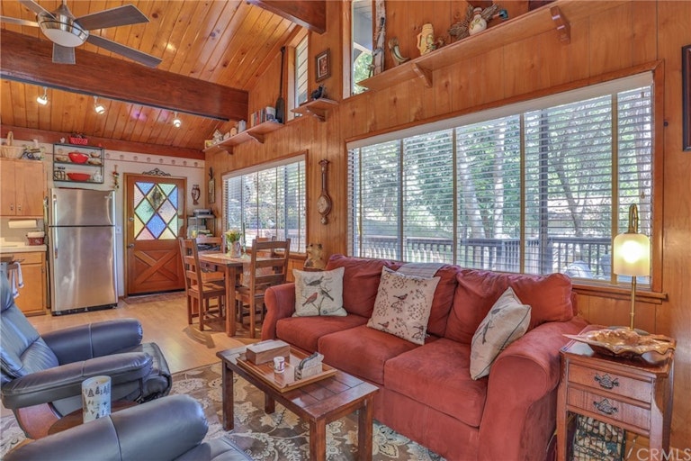 Photo 7 of 49 - 215 Erlach Dr, Crestline, CA 92325