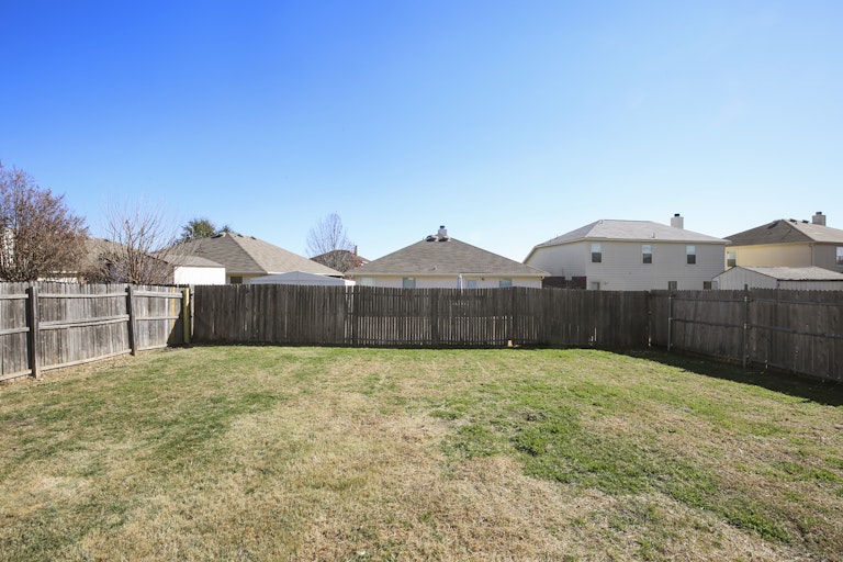 Photo 30 of 30 - 6904 Meadow Way Ln, Fort Worth, TX 76179