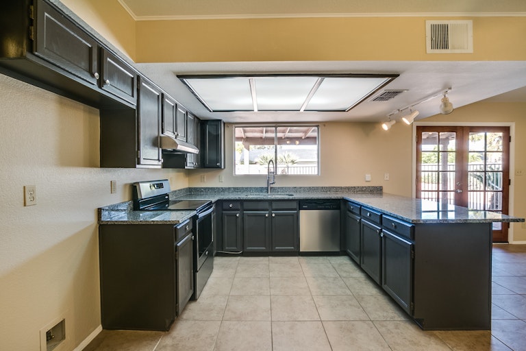 Photo 8 of 36 - 3762 E Garnet Ave, Mesa, AZ 85206