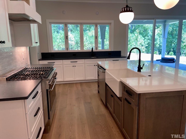 Photo 6 of 37 - 2101 Princeville Dr, Apex, NC 27523