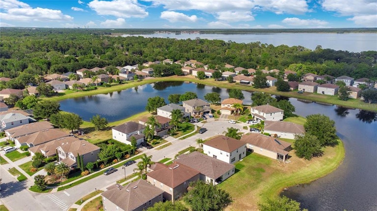 Photo 24 of 25 - 10824 Tilston Pt, Orlando, FL 32832