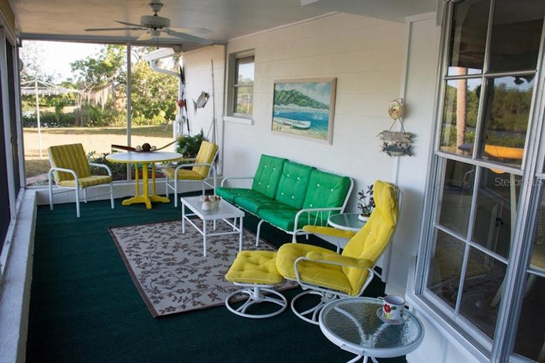 Photo 17 of 21 - 500 Sandlor Dr, Englewood, FL 34223