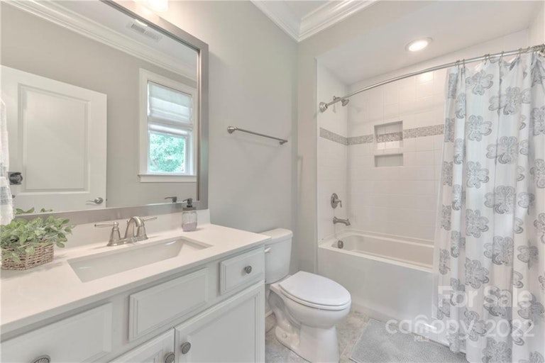 Photo 29 of 48 - 509 Lacebark Elm Ct, Matthews, NC 28104
