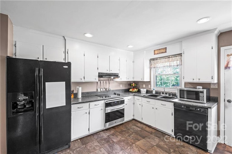 Photo 15 of 48 - 1200 Hess Rd, Concord, NC 28025