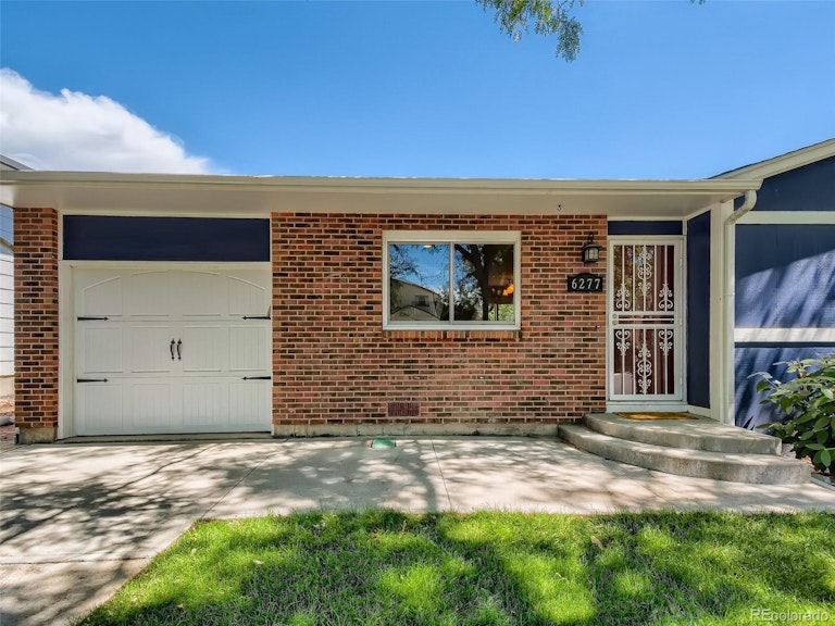 Photo 4 of 23 - 6277 W Kenyon Ave, Denver, CO 80235