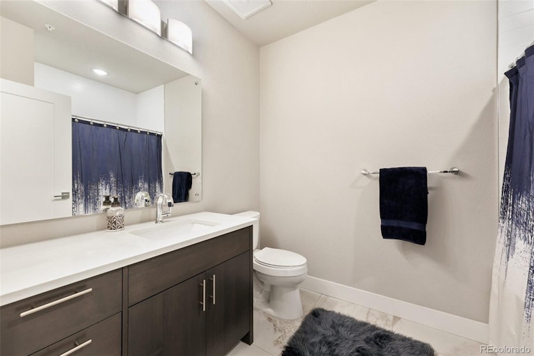 Photo 9 of 15 - 6618 E Lowry Blvd #205, Denver, CO 80230