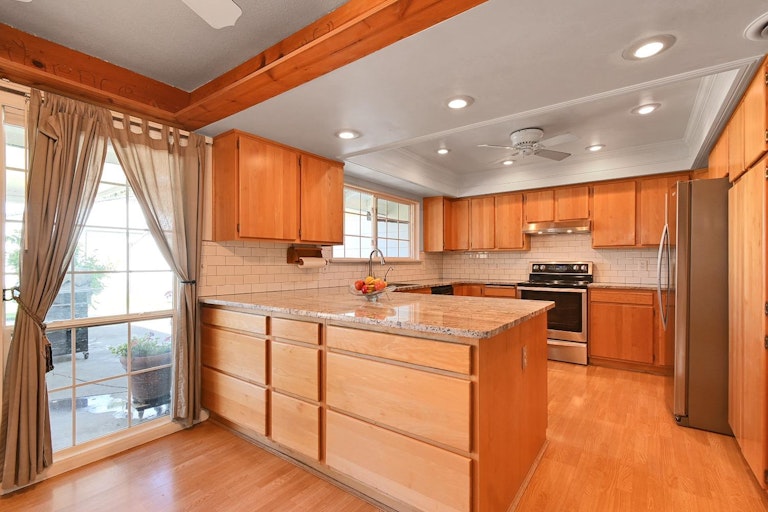 Photo 16 of 70 - 459 Wilder Ave, Yuba City, CA 95993