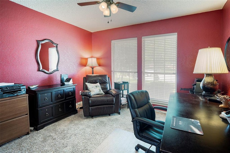 Photo 24 of 40 - 7115 Spruce Forest Ct, Arlington, TX 76001