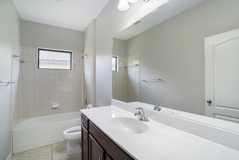 Photo 13 of 15 - 221 Marcheno Way, Nokomis, FL 34275
