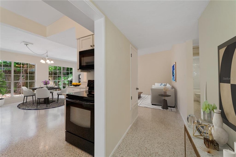 Photo 17 of 34 - 1200 Tanager Dr, Orlando, FL 32803