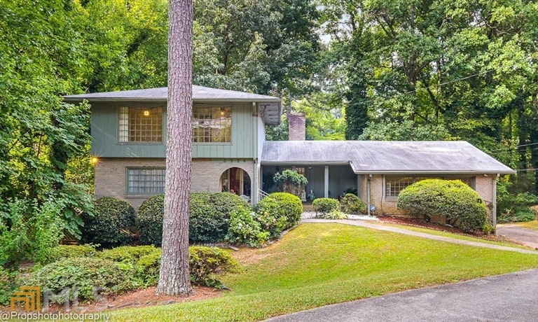 Photo 1 of 27 - 2924 Cherry Blossom Ln, Atlanta, GA 30344