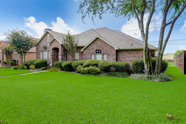 Photo 11 of 50 - 835 Pelican Ln, Coppell, TX 75019