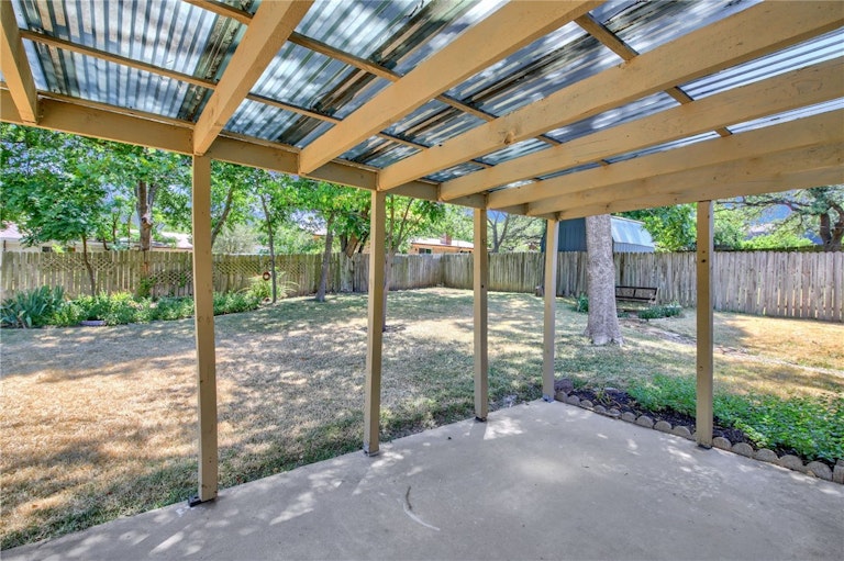 Photo 31 of 36 - 1107 Rebbeca Dr, Austin, TX 78758