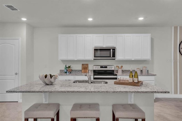 Photo 10 of 32 - 2932 Sunridge Loop, Saint Cloud, FL 34771