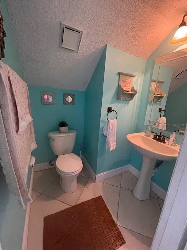 Photo 36 of 50 - 10521 Cherry Oak Cir, Orlando, FL 32817