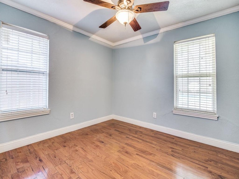 Photo 9 of 16 - 3220 Moon Dr, Mesquite, TX 75150