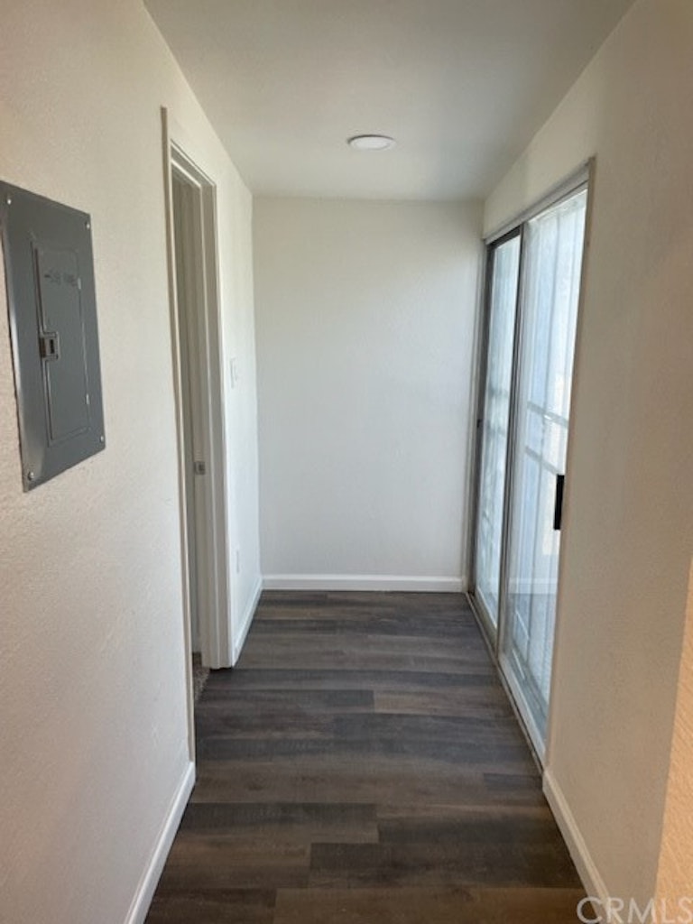 Photo 15 of 24 - 620 E Washington Ave, San Jacinto, CA 92583