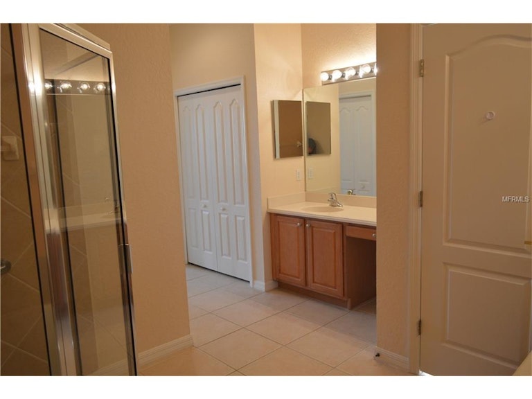Photo 17 of 25 - 8302 Summer Greens Ter, Bradenton, FL 34212