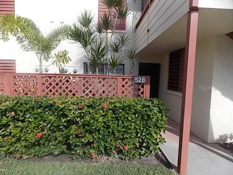Photo 1 of 20 - 528 Spring Lakes Blvd #528, Bradenton, FL 34210