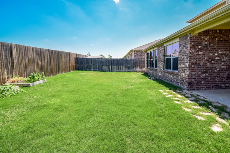 Photo 36 of 37 - 15964 Avenel Way, Fort Worth, TX 76177