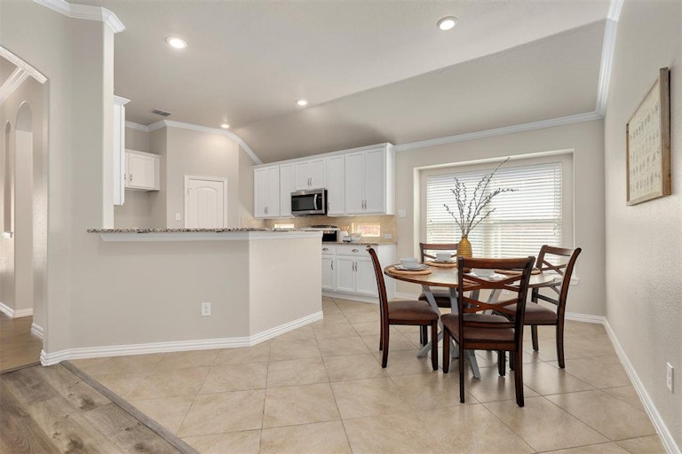 Photo 12 of 34 - 11416 Sadie St, Frisco, TX 75036