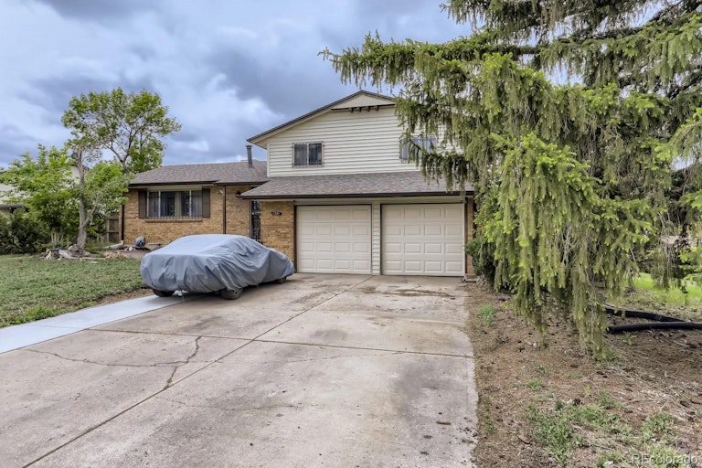 Photo 3 of 30 - 1291 Eagle St, Aurora, CO 80011