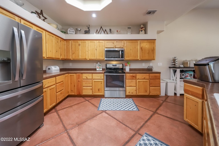 Photo 10 of 33 - 2840 E Darlene Dr, Vail, AZ 85641