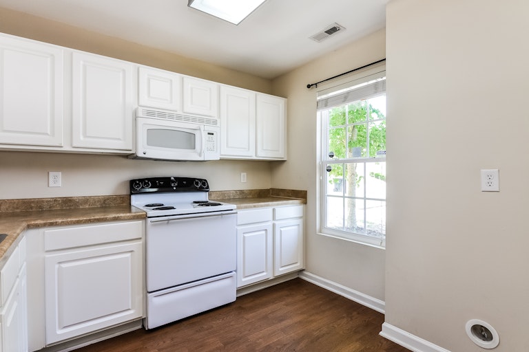 Photo 12 of 25 - 1401 Plexor Ln, Knightdale, NC 27545