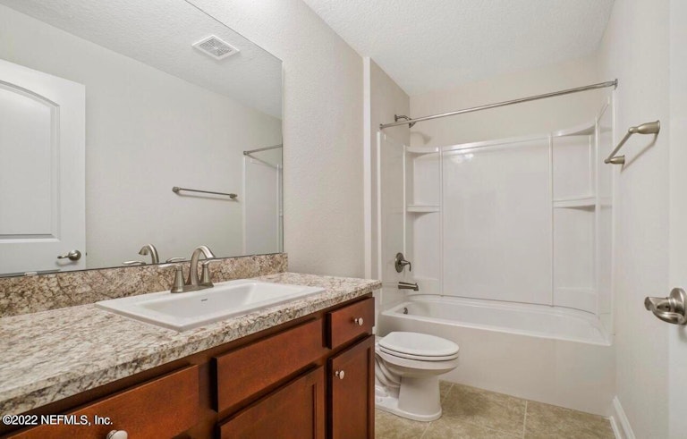 Photo 20 of 27 - 9374 Westminster Oaks Dr, Jacksonville, FL 32219