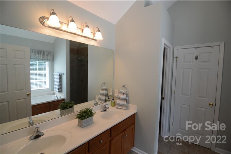 Photo 29 of 44 - 4454 Timberwood Dr, Gastonia, NC 28056