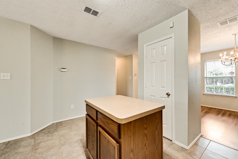 Photo 7 of 27 - 1018 Halifax Ln, Forney, TX 75126