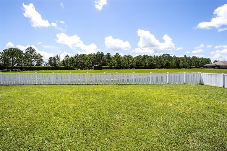 Photo 27 of 39 - 1124 Thornbury Dr, Parrish, FL 34219