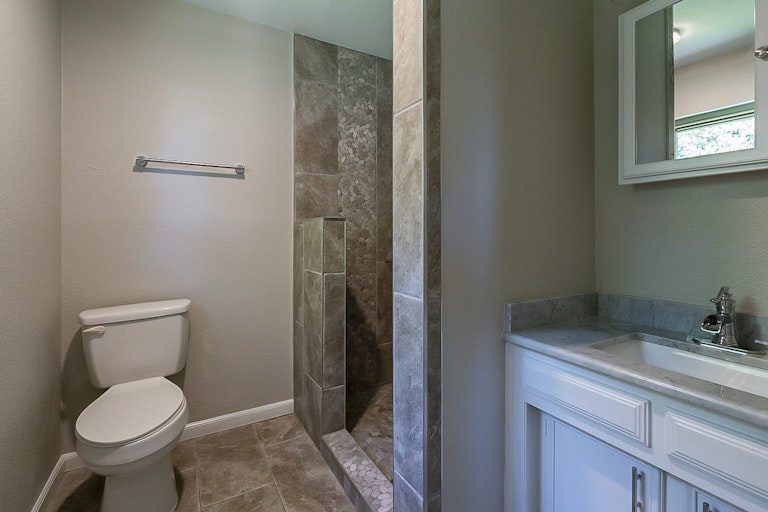 Photo 17 of 18 - 1708 Oak Tree Dr, Denton, TX 76209