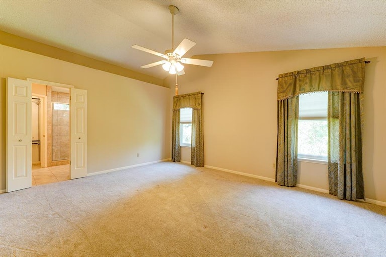 Photo 20 of 38 - 9715 Stableway Dr, Houston, TX 77065
