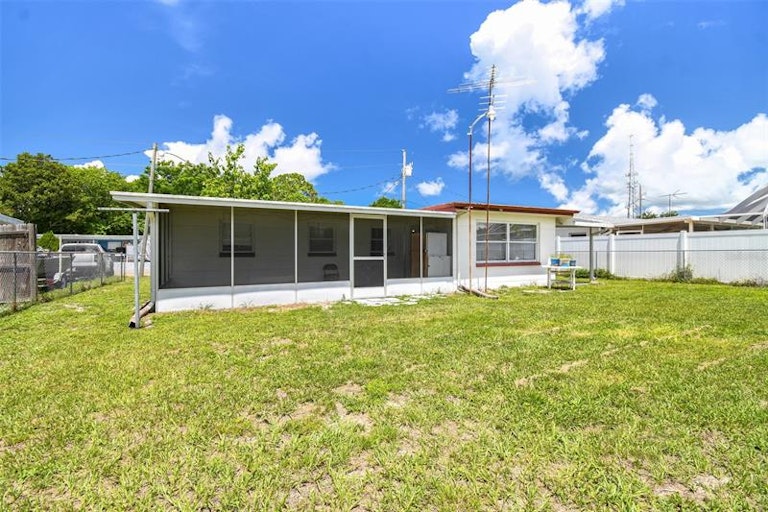 Photo 22 of 27 - 11020 Hassle Ave, Port Richey, FL 34668