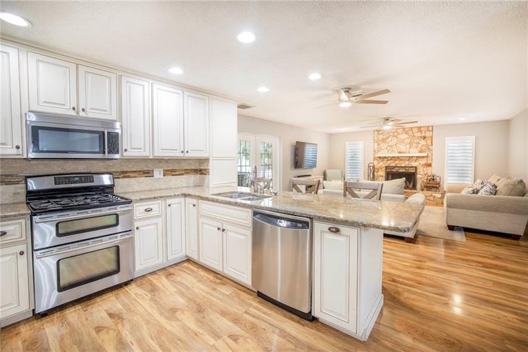 Photo 14 of 47 - 6041 16th Ln NE, Saint Petersburg, FL 33703