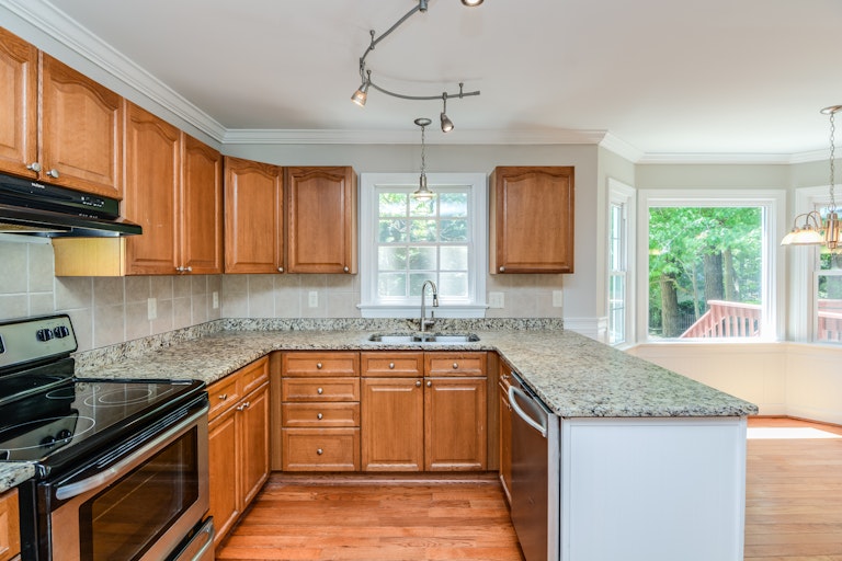 Photo 7 of 26 - 629 Saint Vincent Dr, Holly Springs, NC 27540
