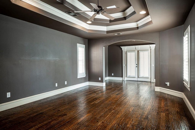 Photo 20 of 40 - 6624 Sondra Dr, Dallas, TX 75214