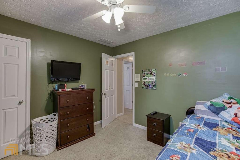 Photo 25 of 41 - 3248 Meadow Point Dr, Snellville, GA 30039
