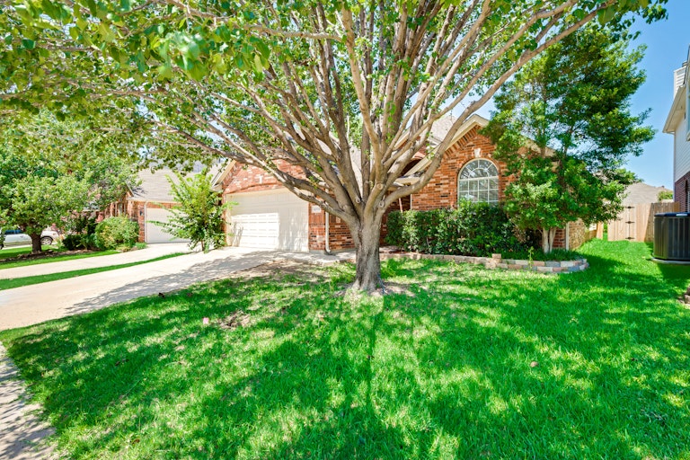 Photo 28 of 29 - 12713 Sweet Bay Dr, Euless, TX 76040